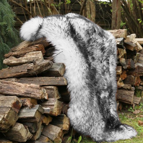 Ovčí kožešina muflon černá, přírodní 126-140 cm