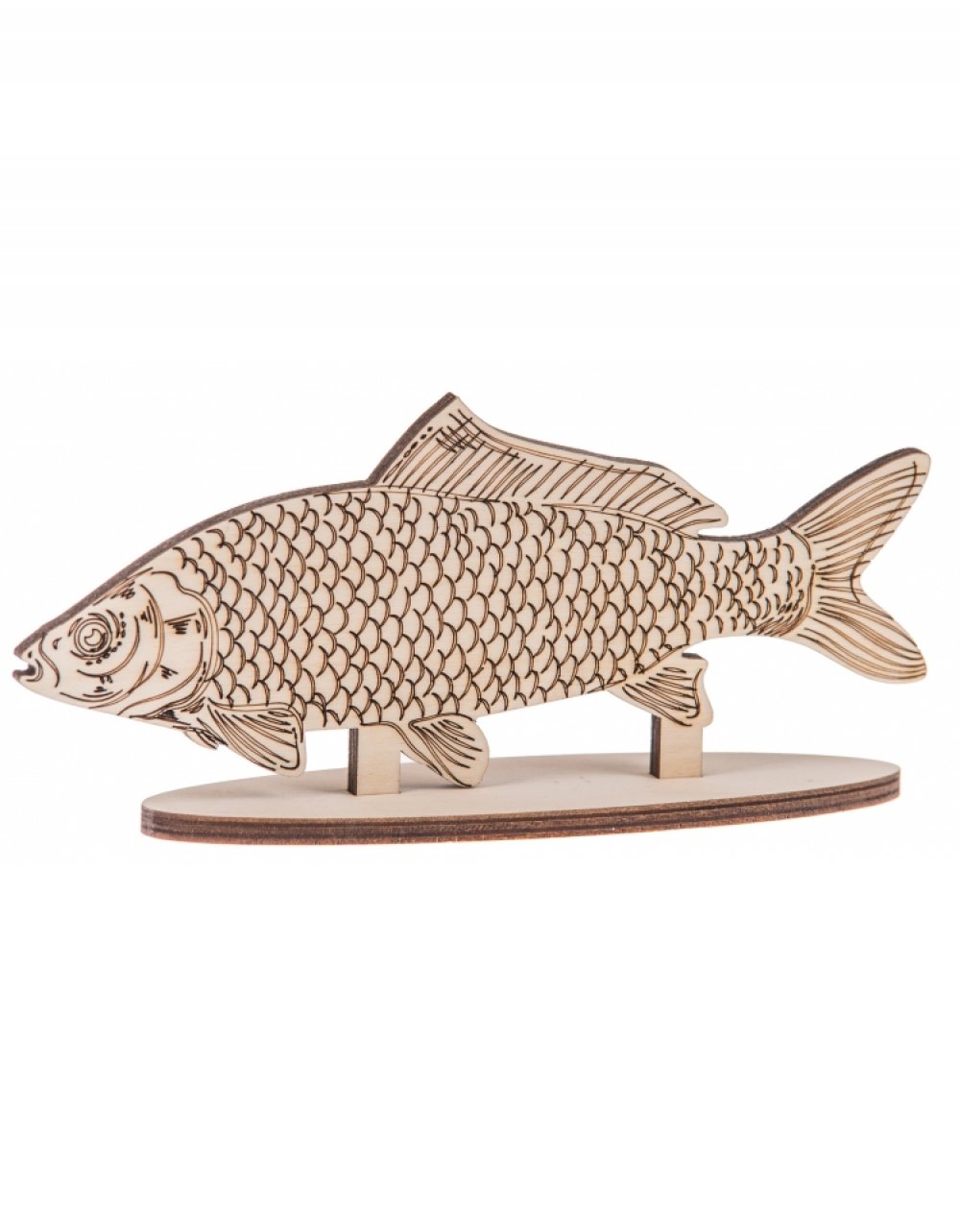Dřevěná dekorace KAPR na podstavci 20x9 cm Dřevěná dekorace KAPR na podstavci 20x9 cm